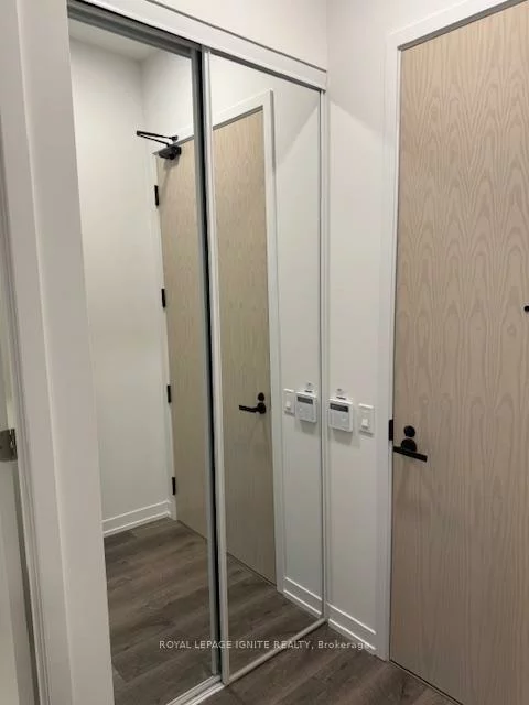 195, Commerce, Vaughan Corporate Centre, Vaughan
