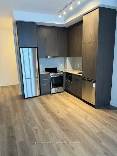 195, Commerce, Vaughan Corporate Centre, Vaughan