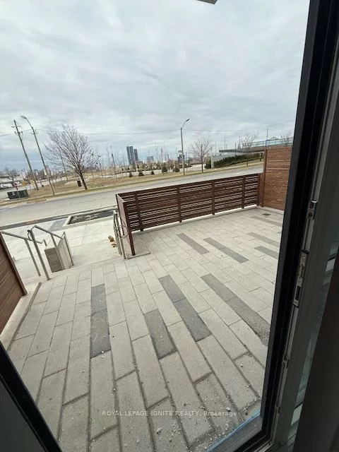 195, Commerce, Vaughan Corporate Centre, Vaughan