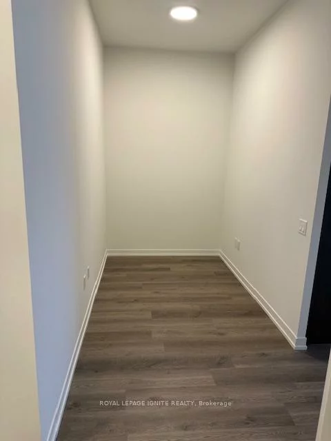 195, Commerce, Vaughan Corporate Centre, Vaughan