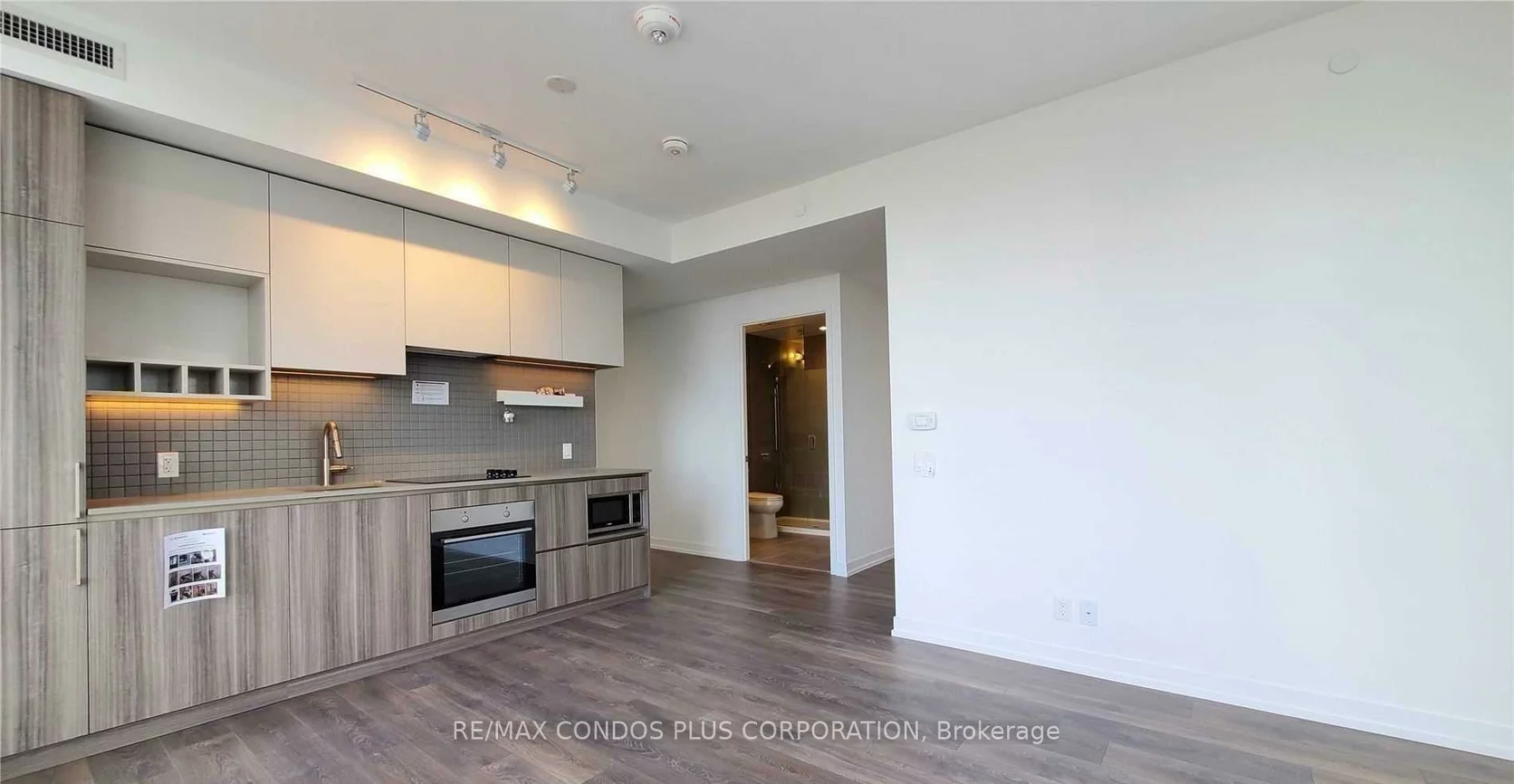 898, Portage, Vaughan Corporate Centre, Vaughan