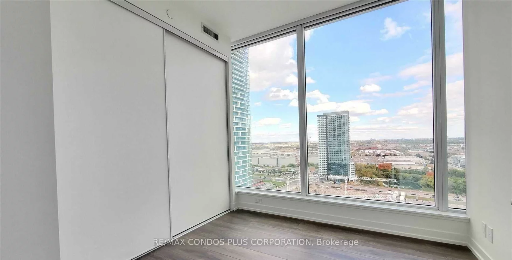 898, Portage, Vaughan Corporate Centre, Vaughan