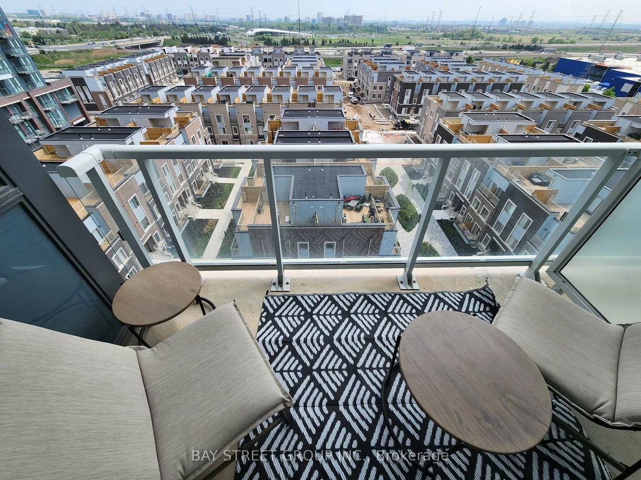 38, Honeycrisp, Vaughan Corporate Centre, Vaughan