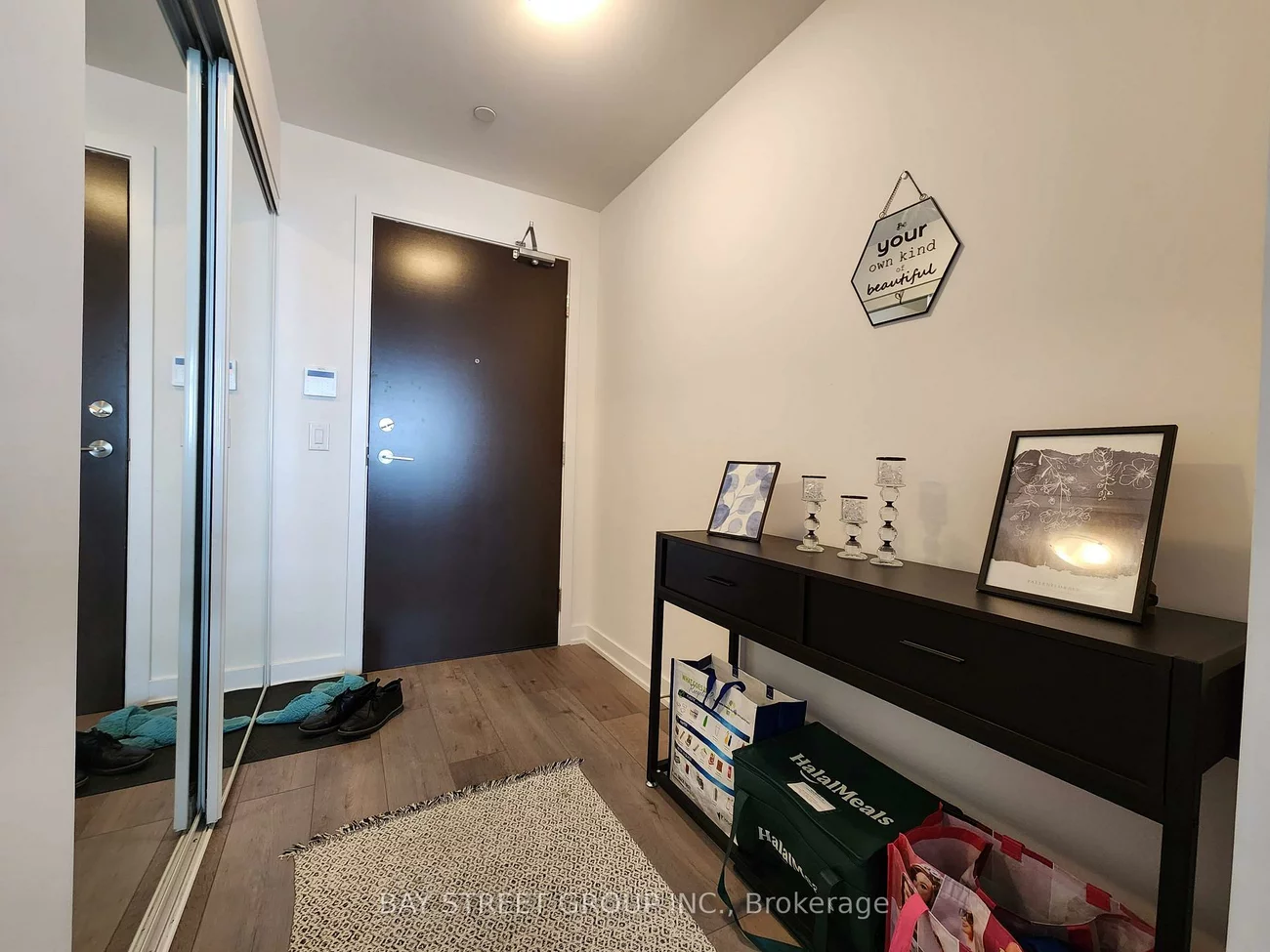 38, Honeycrisp, Vaughan Corporate Centre, Vaughan