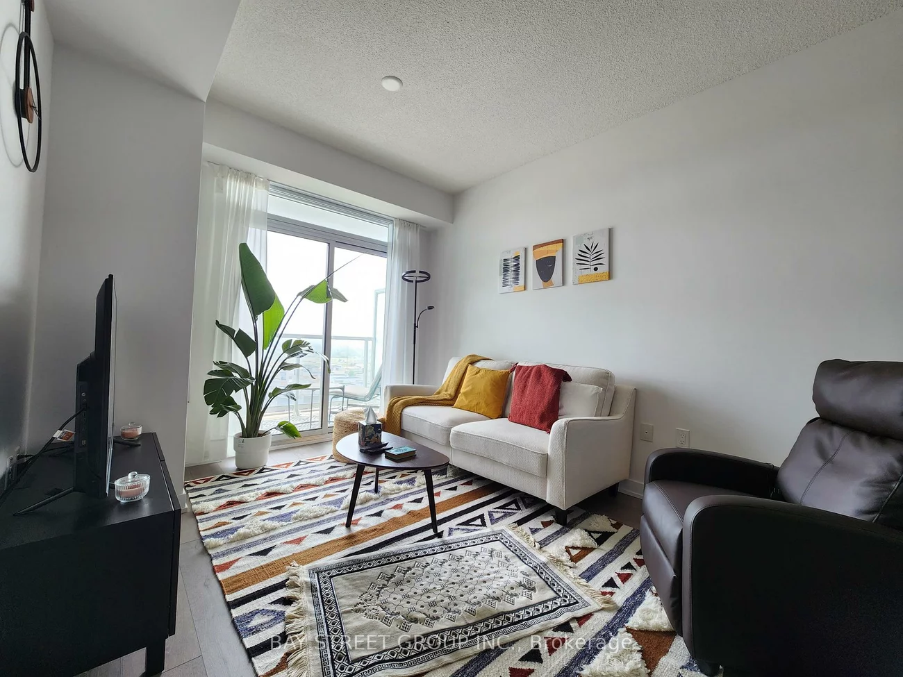 38, Honeycrisp, Vaughan Corporate Centre, Vaughan