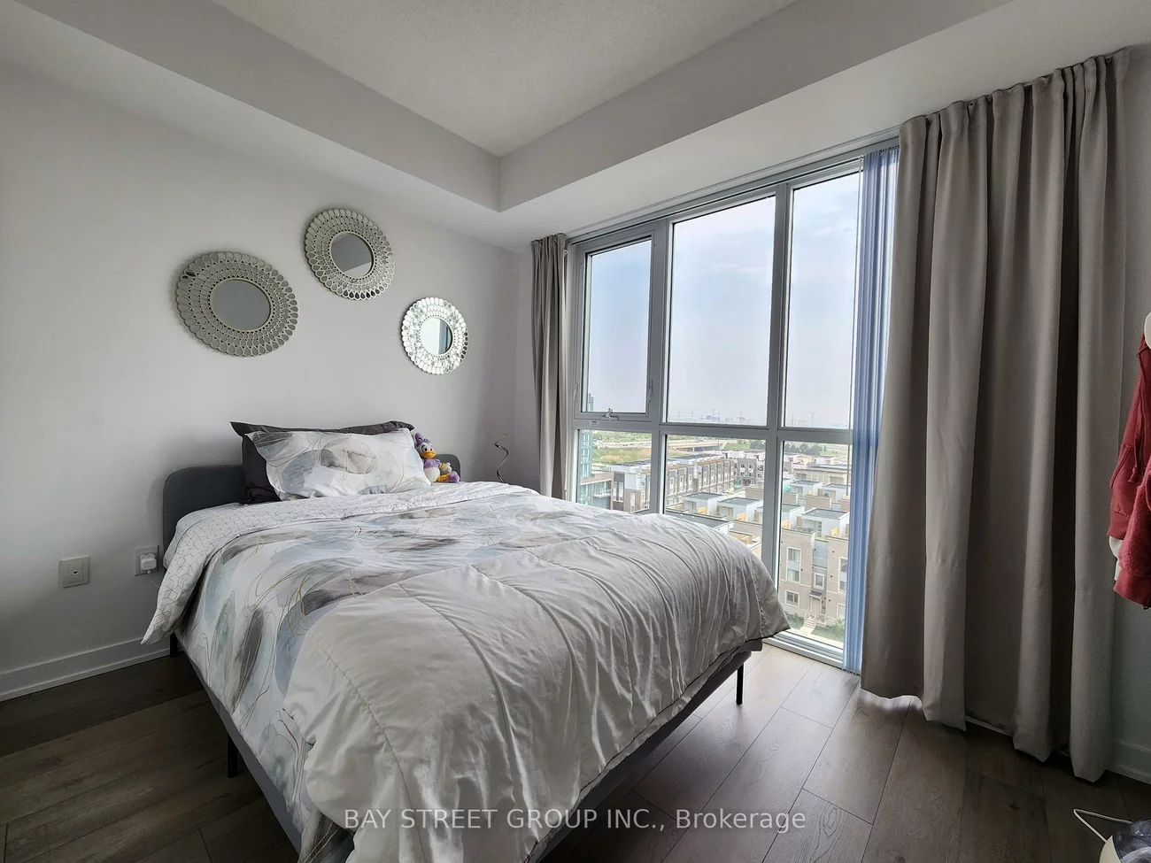 38, Honeycrisp, Vaughan Corporate Centre, Vaughan