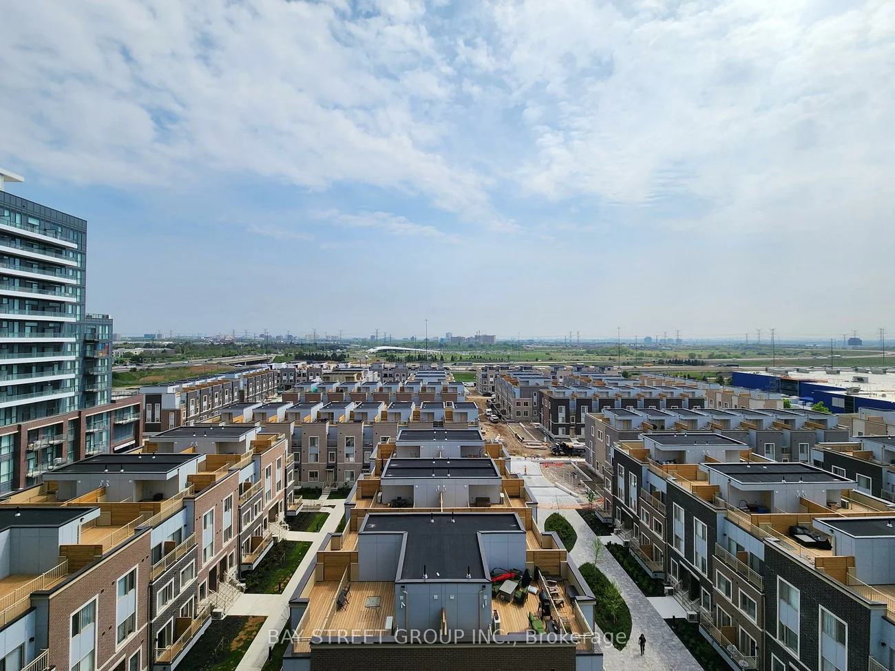 38, Honeycrisp, Vaughan Corporate Centre, Vaughan