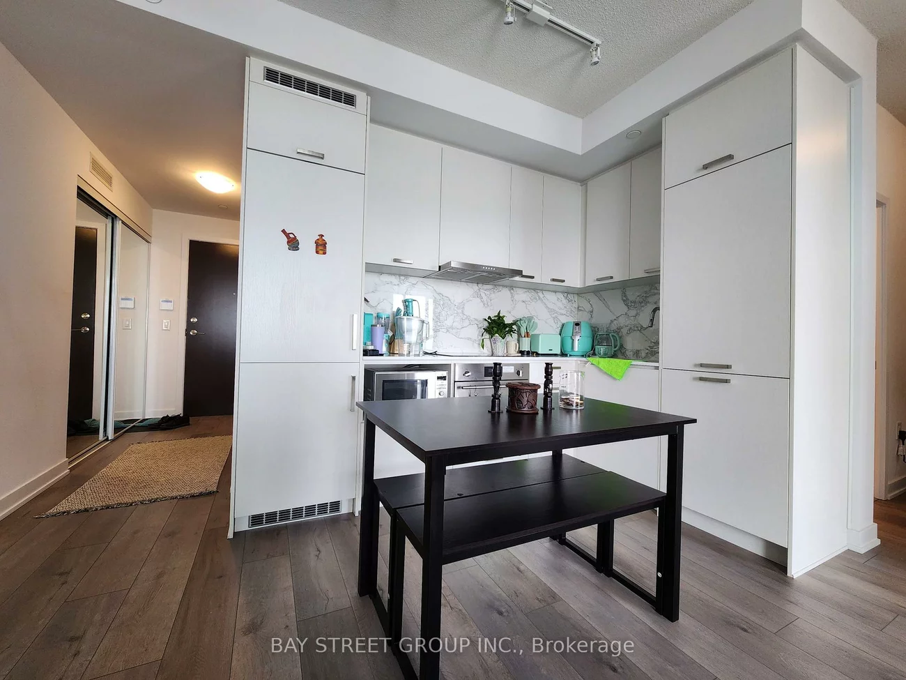 38, Honeycrisp, Vaughan Corporate Centre, Vaughan