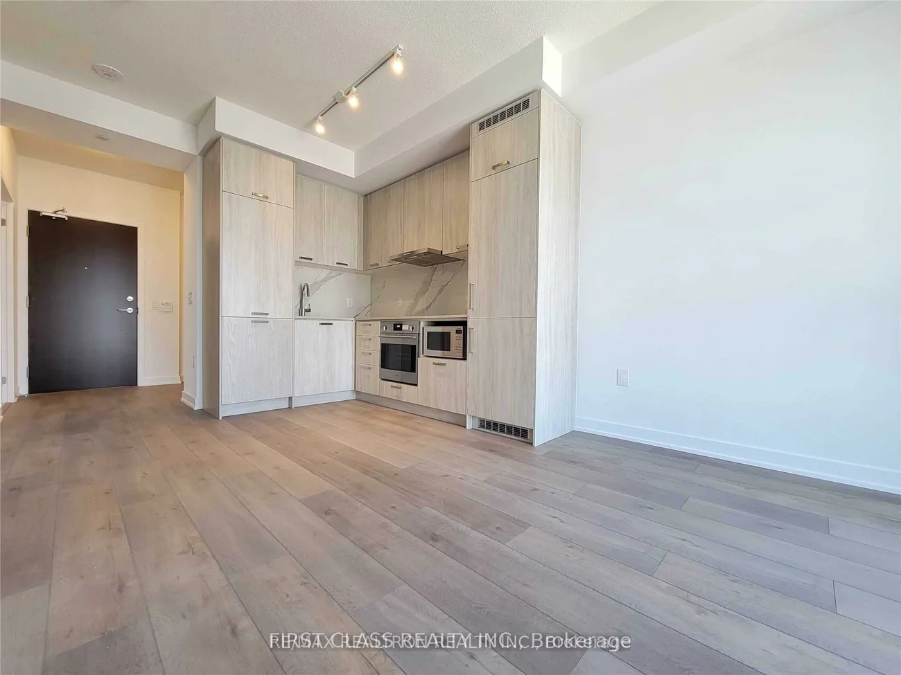 38, Honeycrisp, Vaughan Corporate Centre, Vaughan