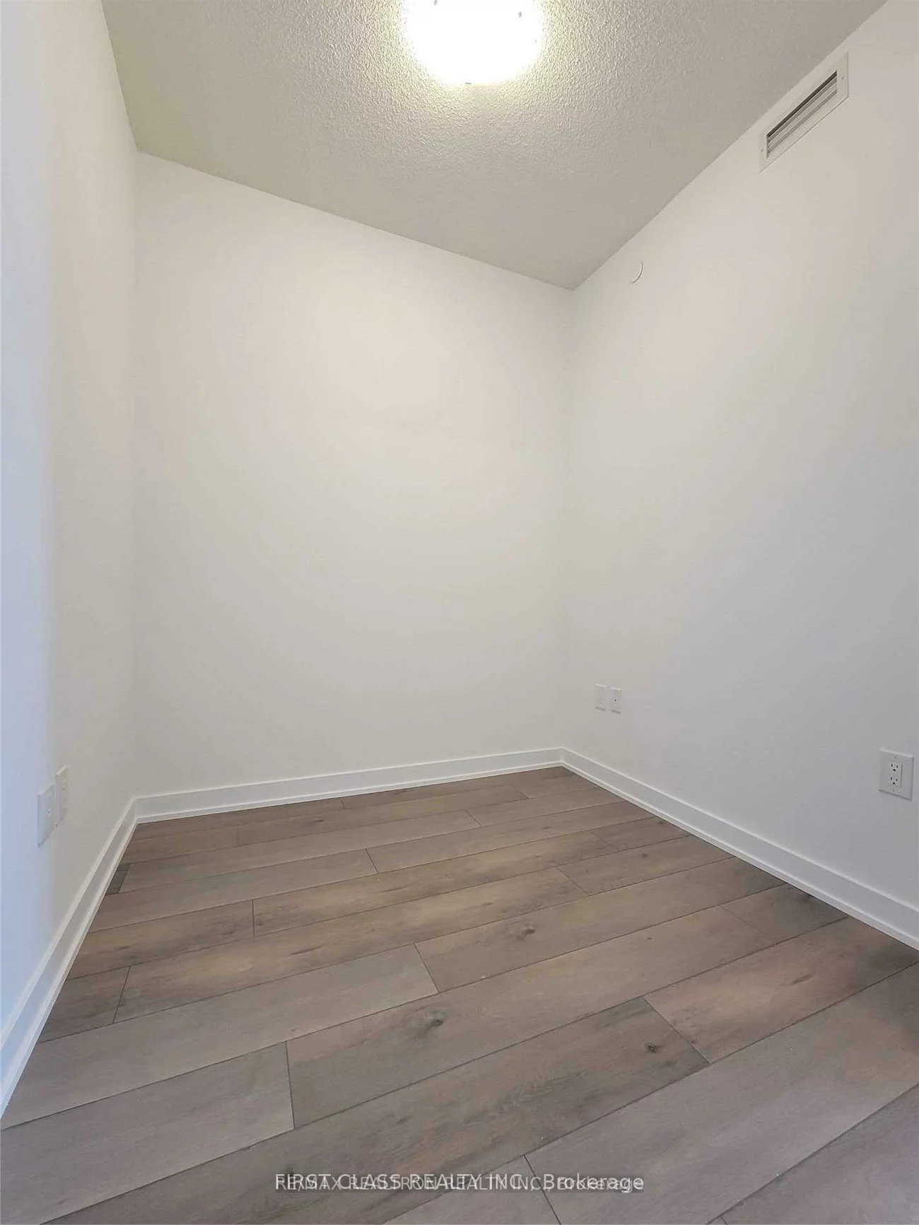 38, Honeycrisp, Vaughan Corporate Centre, Vaughan