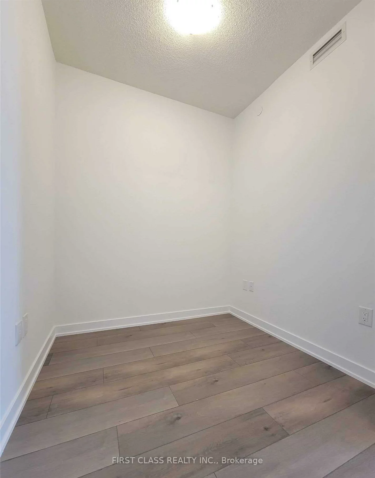 38, Honeycrisp, Vaughan Corporate Centre, Vaughan