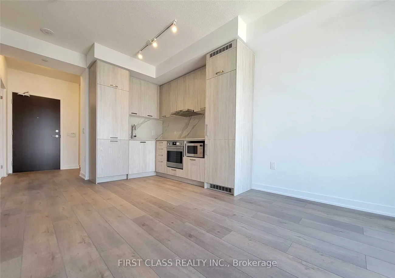 38, Honeycrisp, Vaughan Corporate Centre, Vaughan