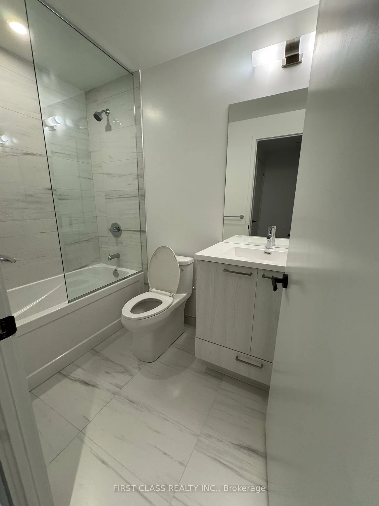 225, Commerce, Vaughan Corporate Centre, Vaughan