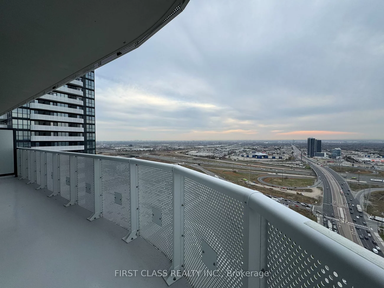 225, Commerce, Vaughan Corporate Centre, Vaughan