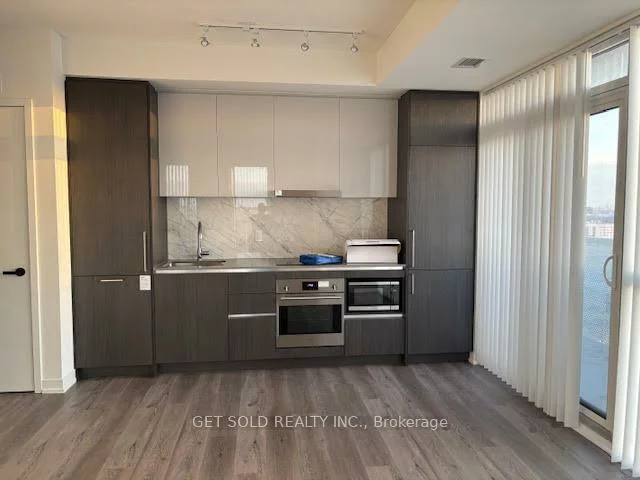 225, Commerce, Vaughan Corporate Centre, Vaughan