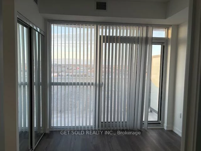 225, Commerce, Vaughan Corporate Centre, Vaughan