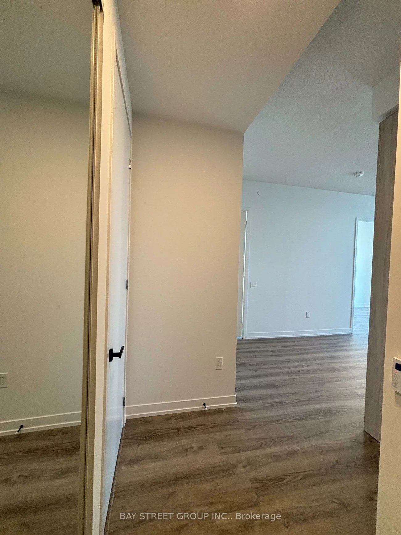 195, Commerce, Vaughan Corporate Centre, Vaughan