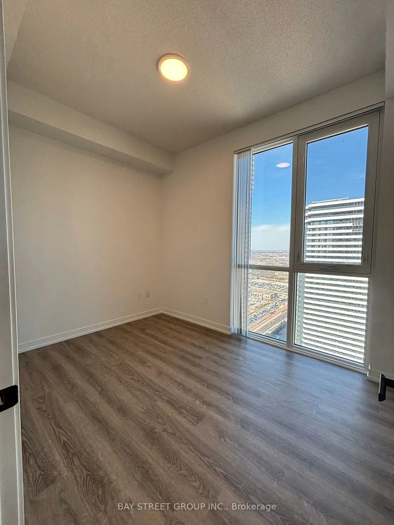 195, Commerce, Vaughan Corporate Centre, Vaughan