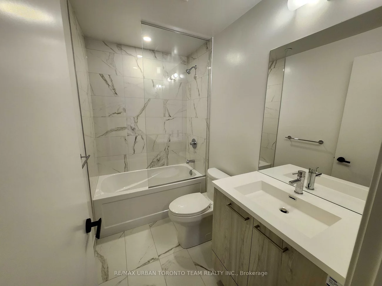 225, Commerce St, Vaughan Corporate Centre, Vaughan