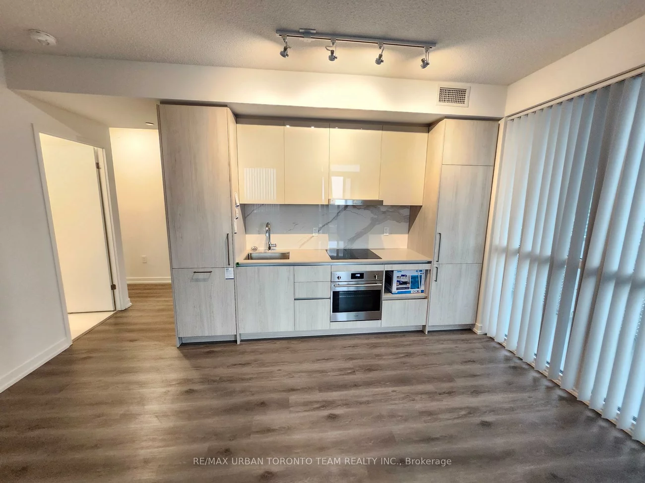 225, Commerce St, Vaughan Corporate Centre, Vaughan