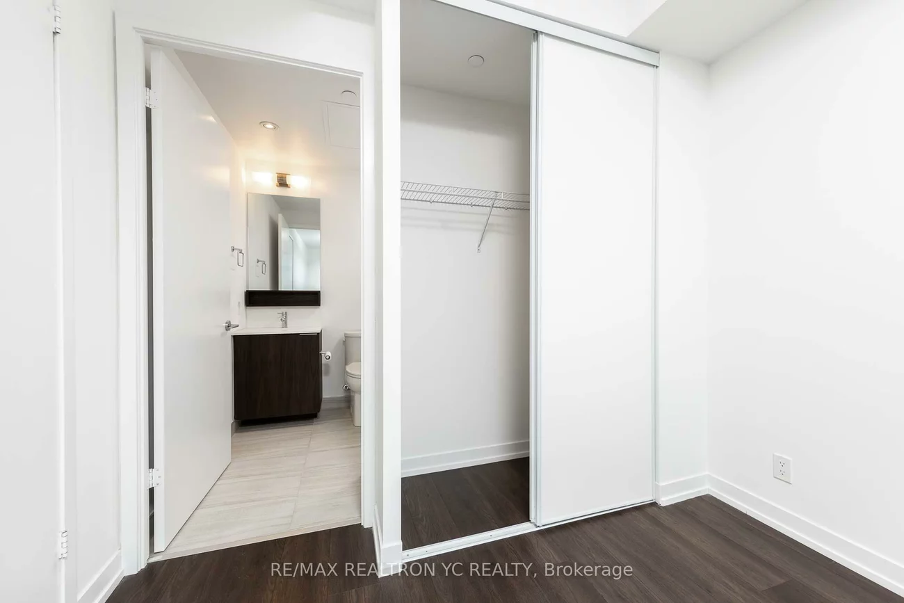 898, Portage, Vaughan Corporate Centre, Vaughan