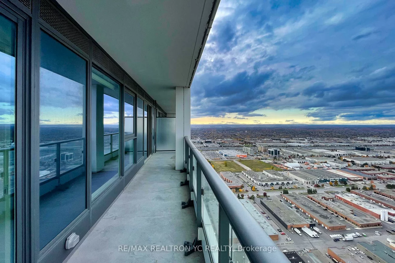898, Portage, Vaughan Corporate Centre, Vaughan