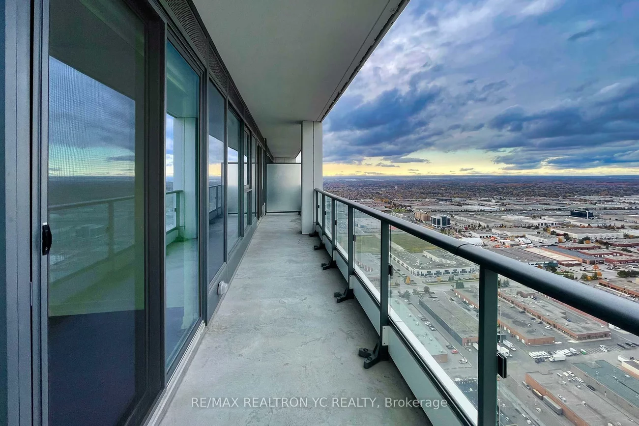 898, Portage, Vaughan Corporate Centre, Vaughan