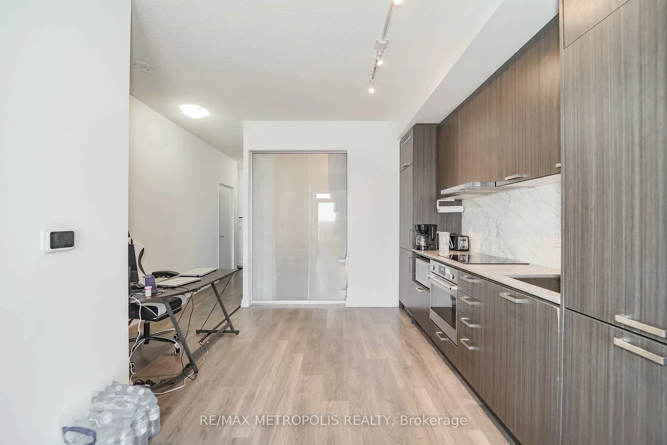 10, Honeycrisp, Vaughan Corporate Centre, Vaughan