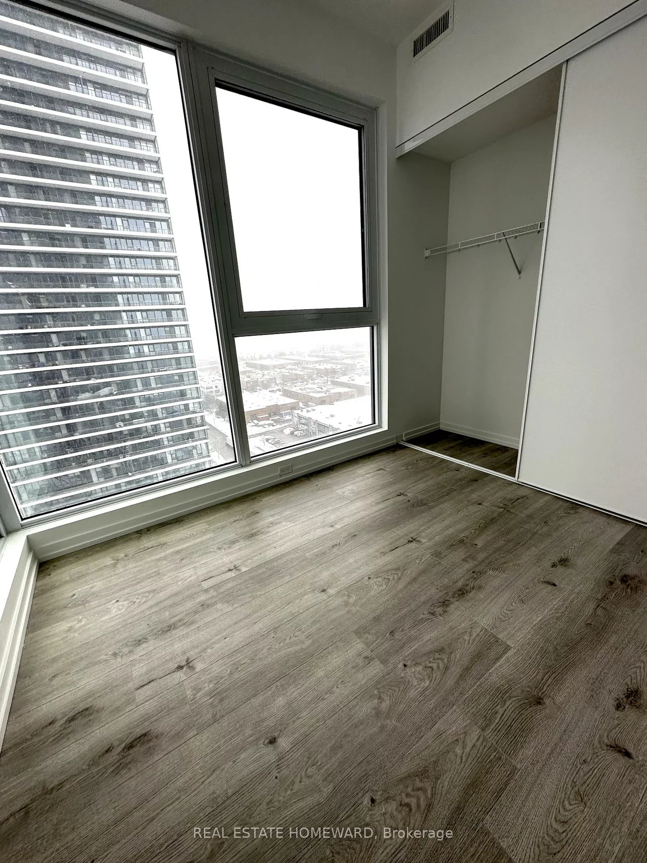 1000, Portage, Vaughan Corporate Centre, Vaughan