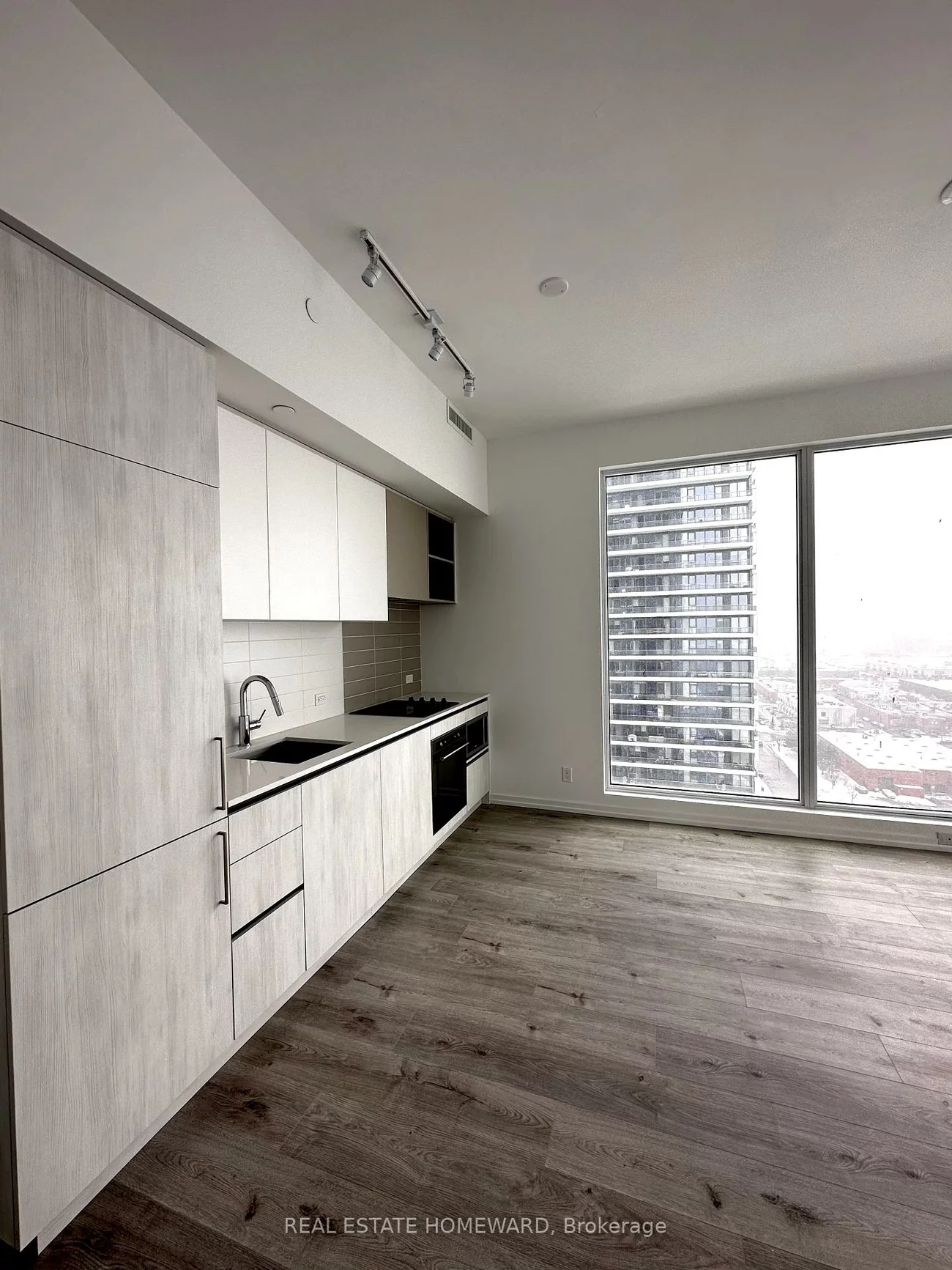 1000, Portage, Vaughan Corporate Centre, Vaughan
