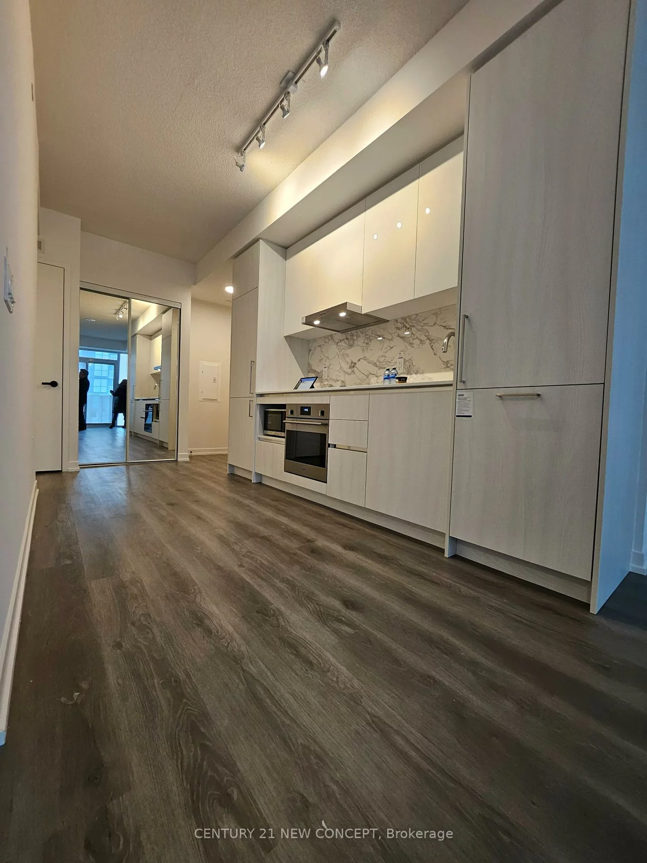 225, Commerce, Vaughan Corporate Centre, Vaughan