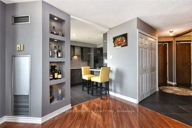 7440, Bathurst, Brownridge, Vaughan
