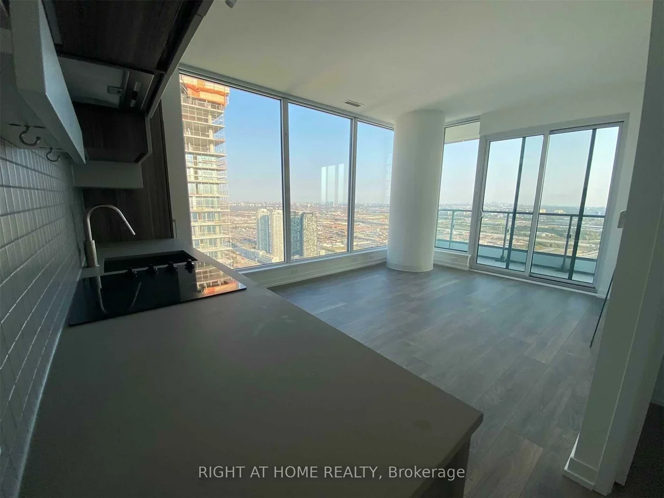 898, Portage, Vaughan Corporate Centre, Vaughan