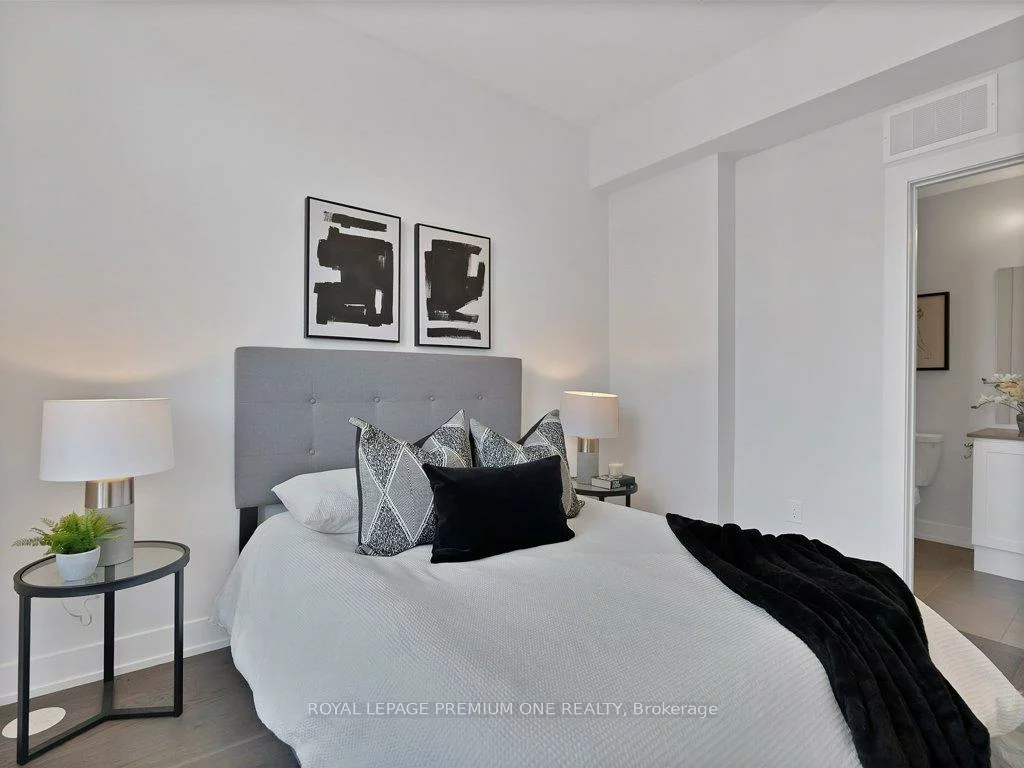 9570, Islington, Sonoma Heights, Vaughan