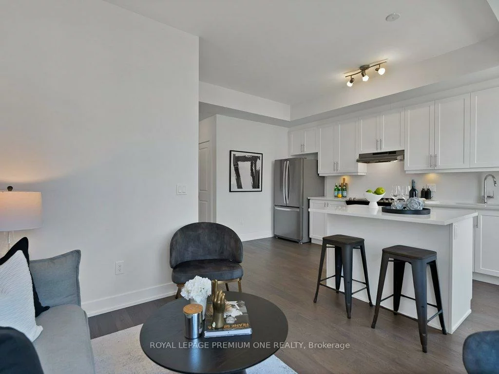 9570, Islington, Sonoma Heights, Vaughan