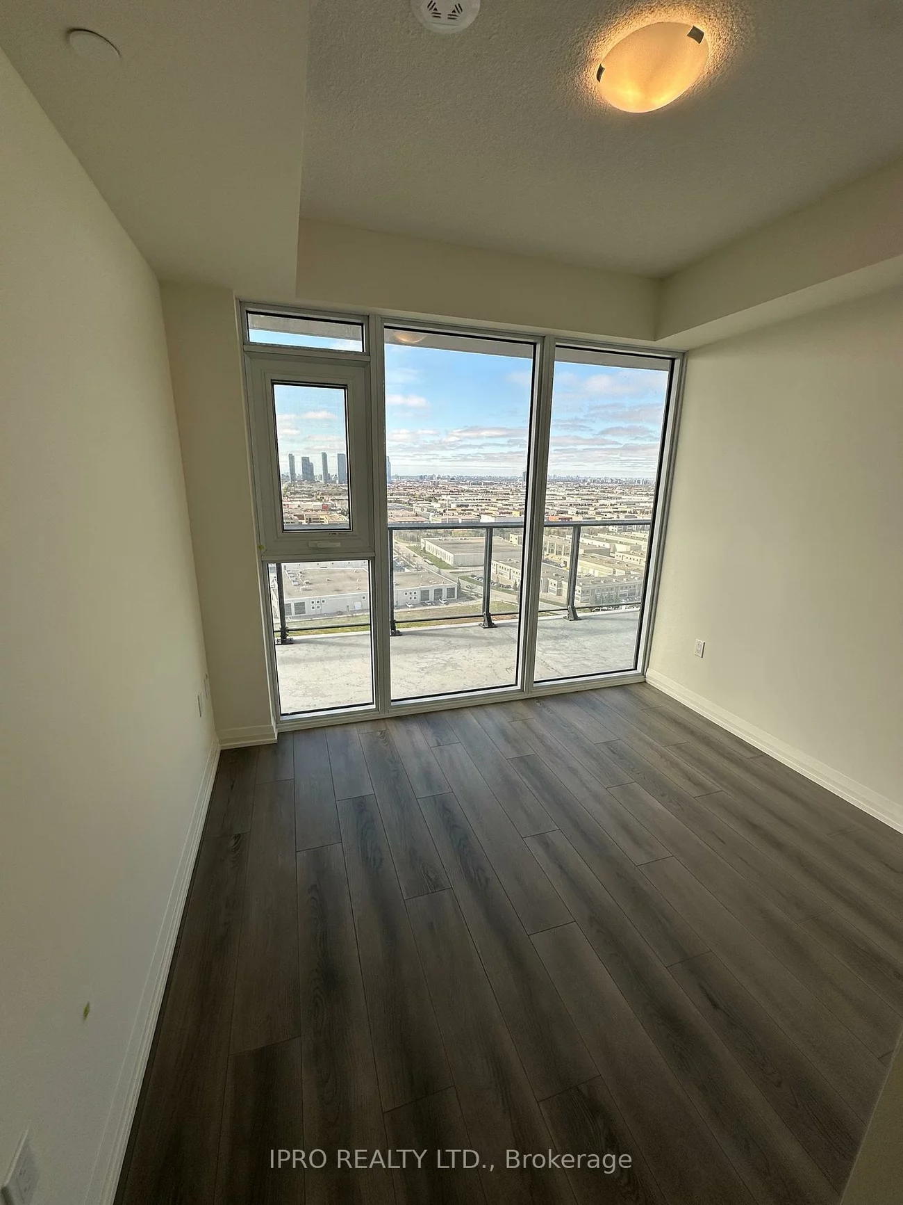 8960, Jane, Concord, Vaughan