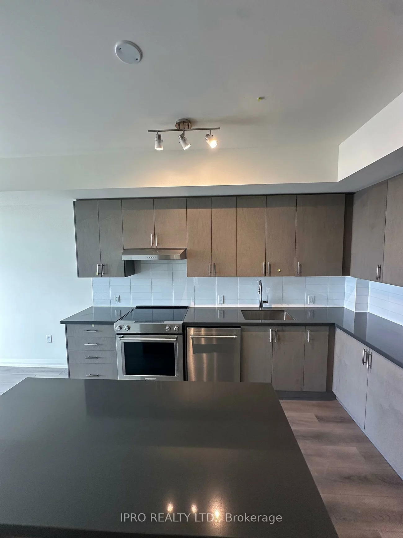 8960, Jane, Concord, Vaughan