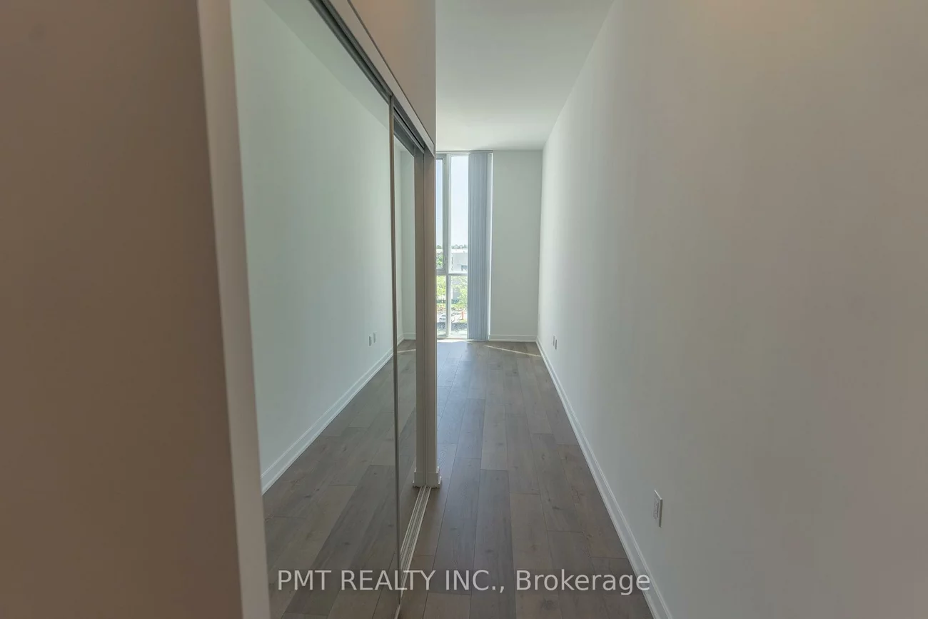 60, Honeycrisp, Vaughan Corporate Centre, Vaughan