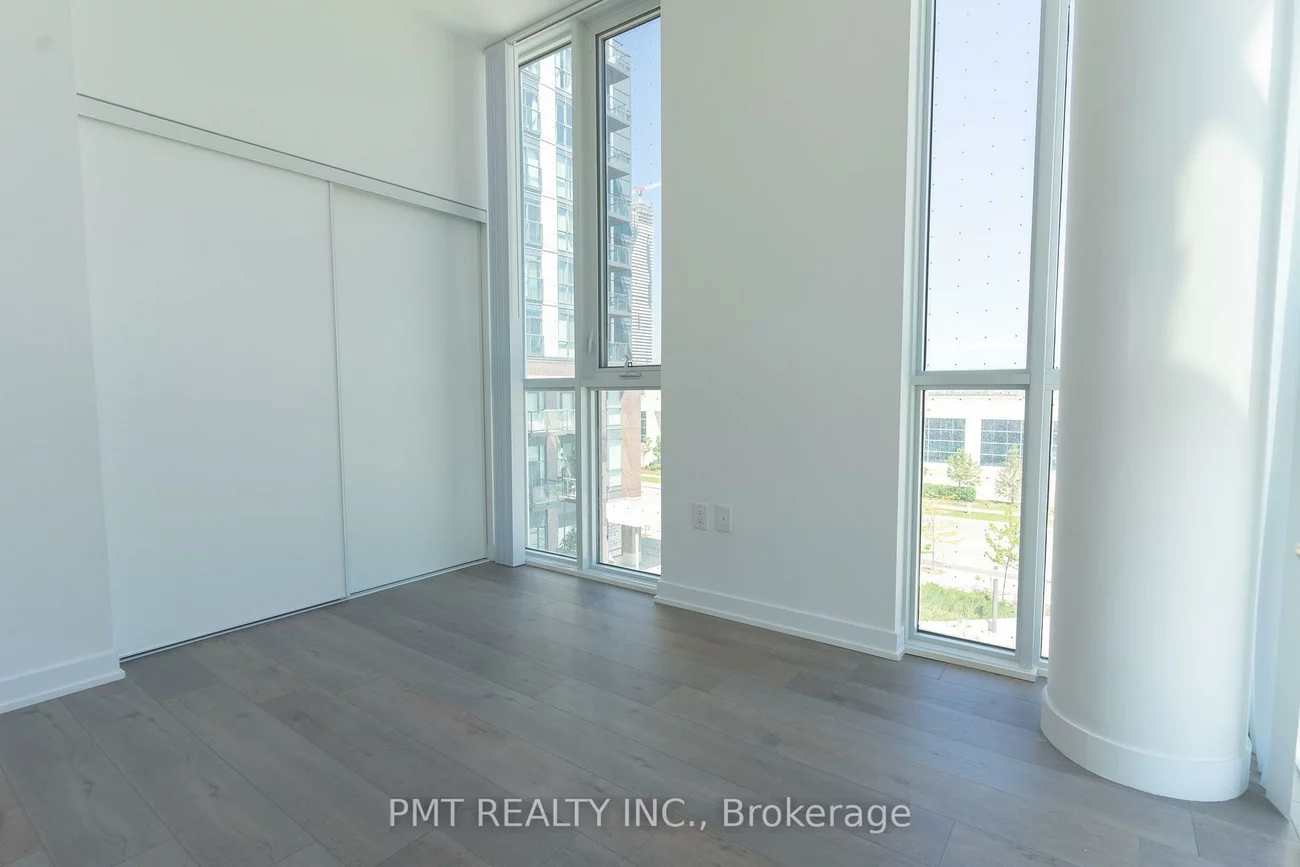 60, Honeycrisp, Vaughan Corporate Centre, Vaughan