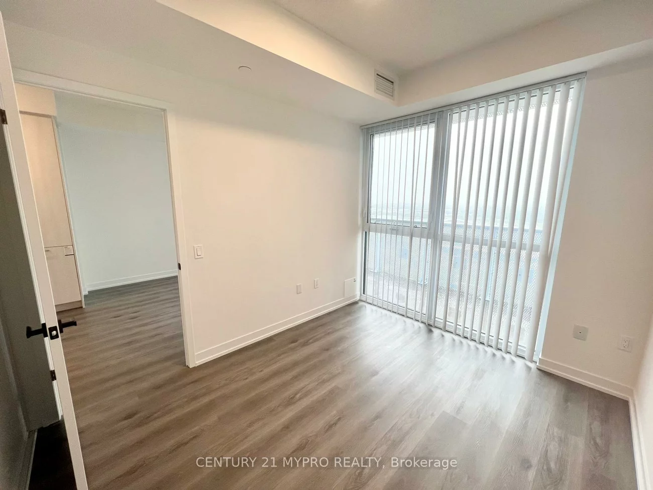 225, Commerce, Vaughan Corporate Centre, Vaughan