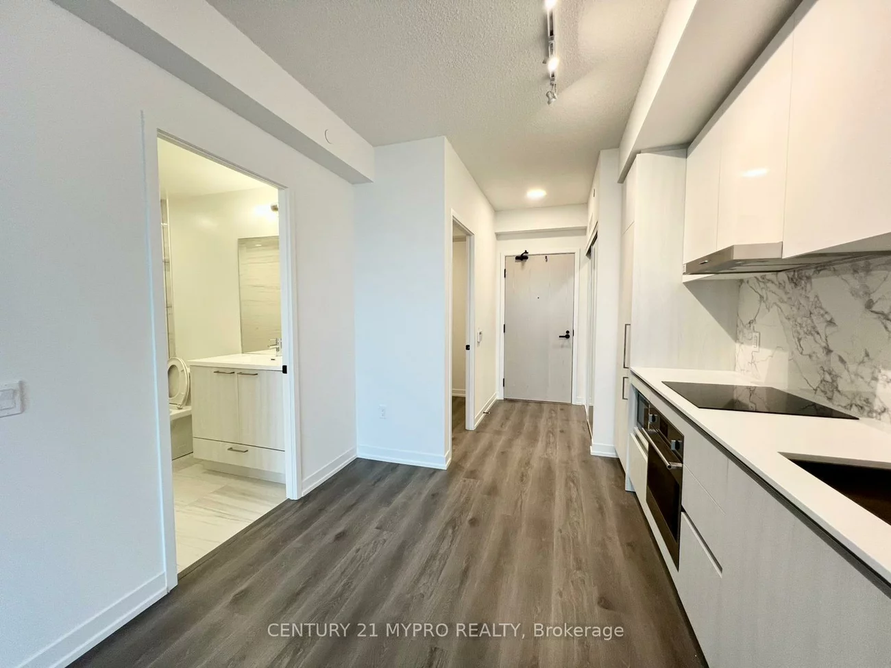 225, Commerce, Vaughan Corporate Centre, Vaughan
