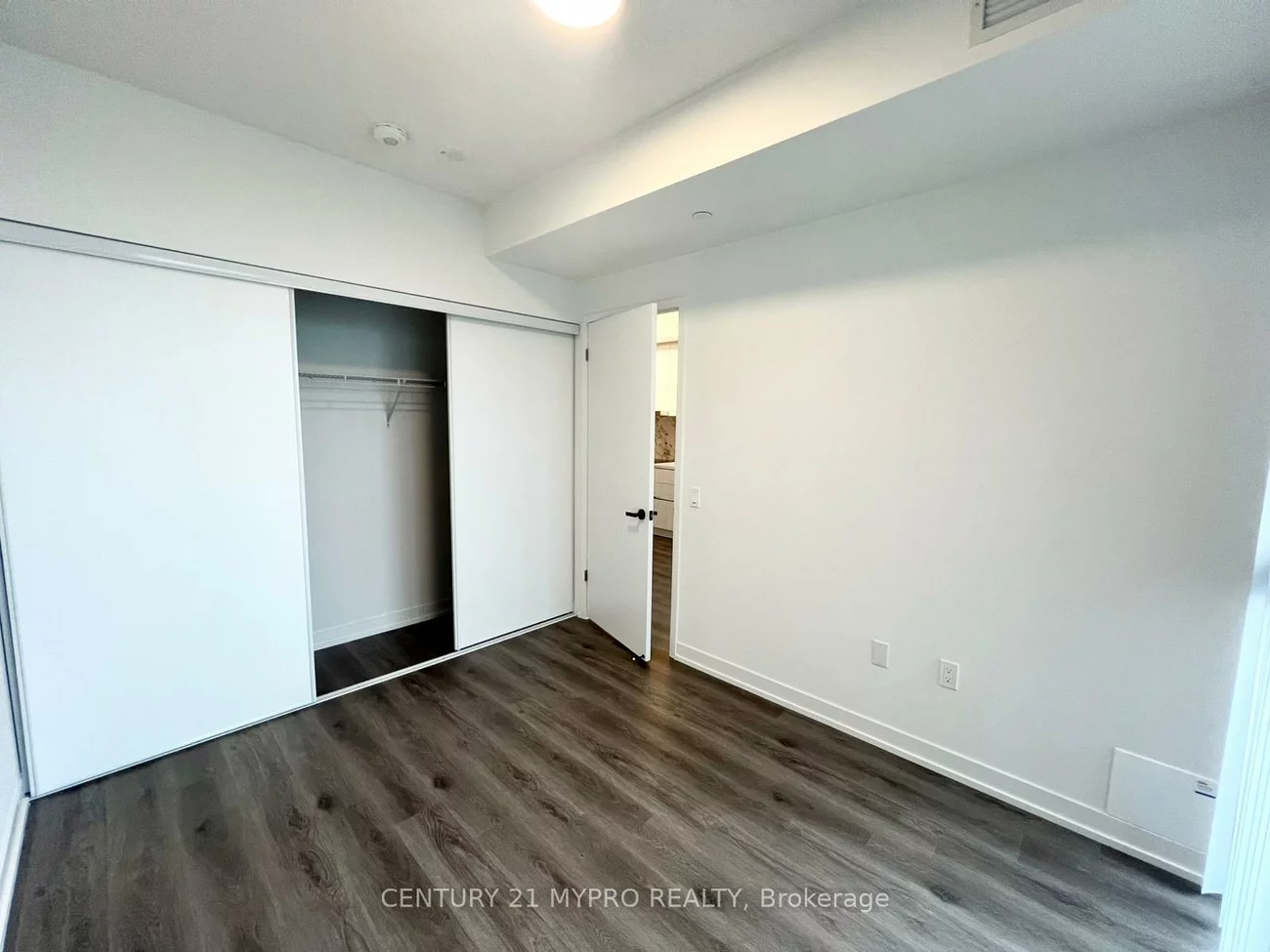 225, Commerce, Vaughan Corporate Centre, Vaughan