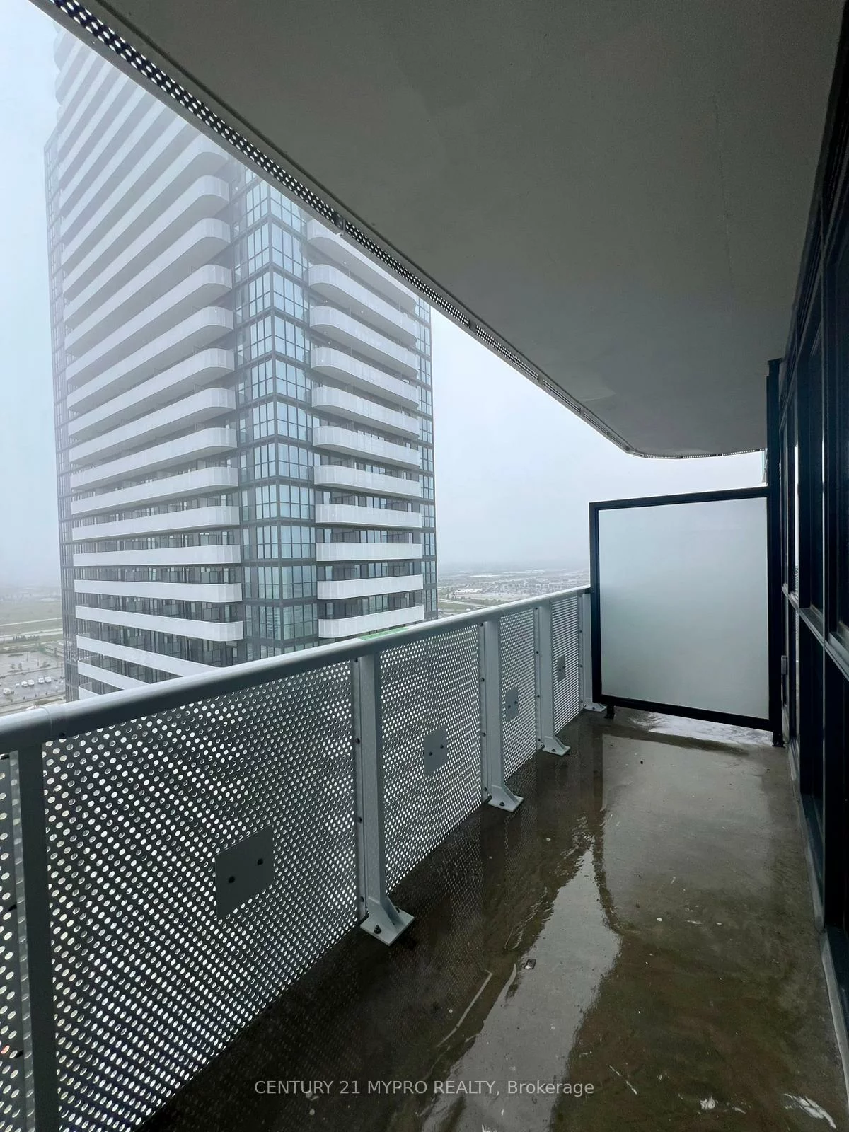 225, Commerce, Vaughan Corporate Centre, Vaughan