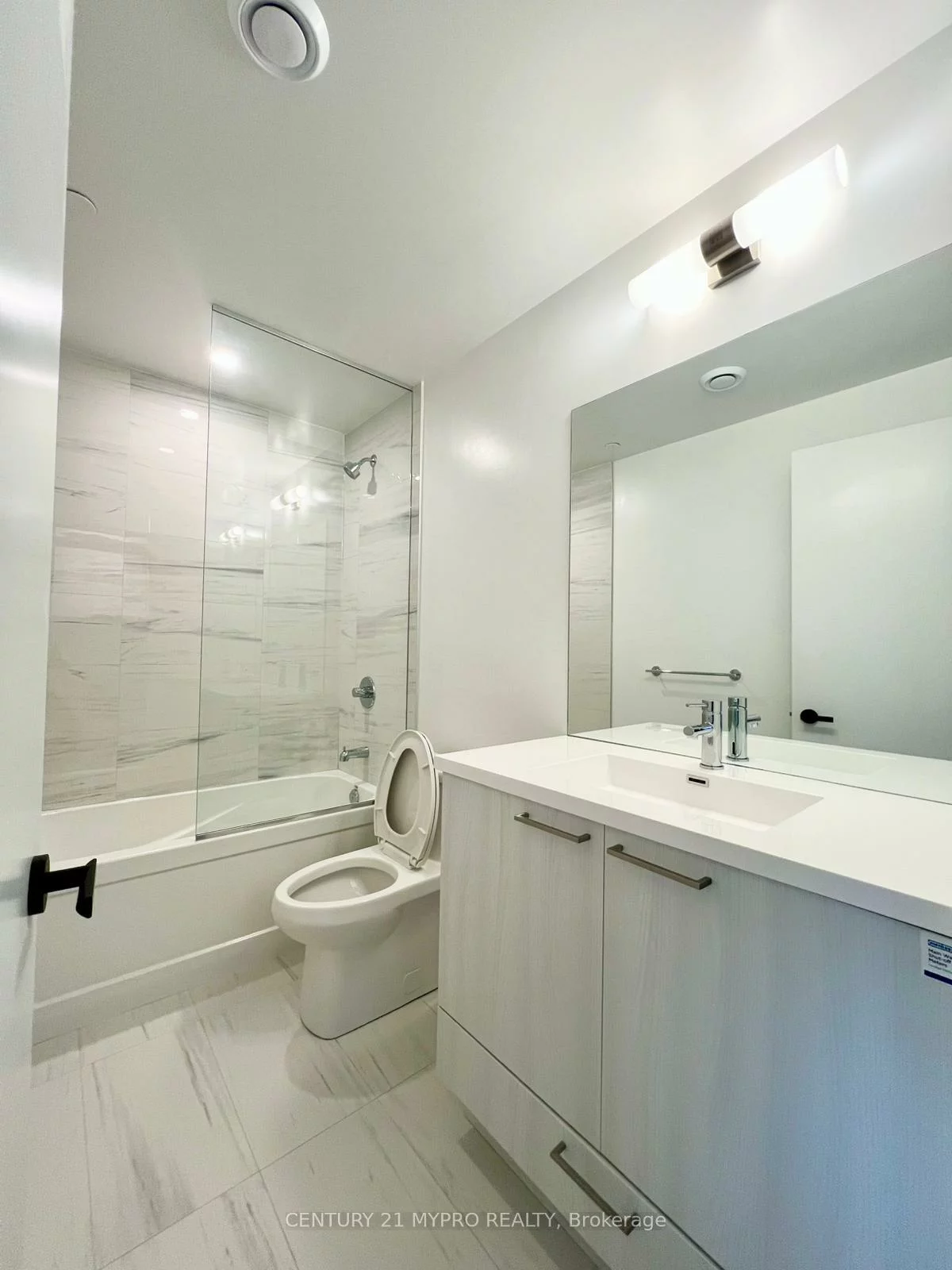 225, Commerce, Vaughan Corporate Centre, Vaughan