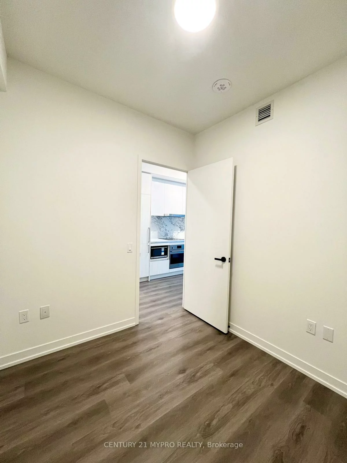225, Commerce, Vaughan Corporate Centre, Vaughan