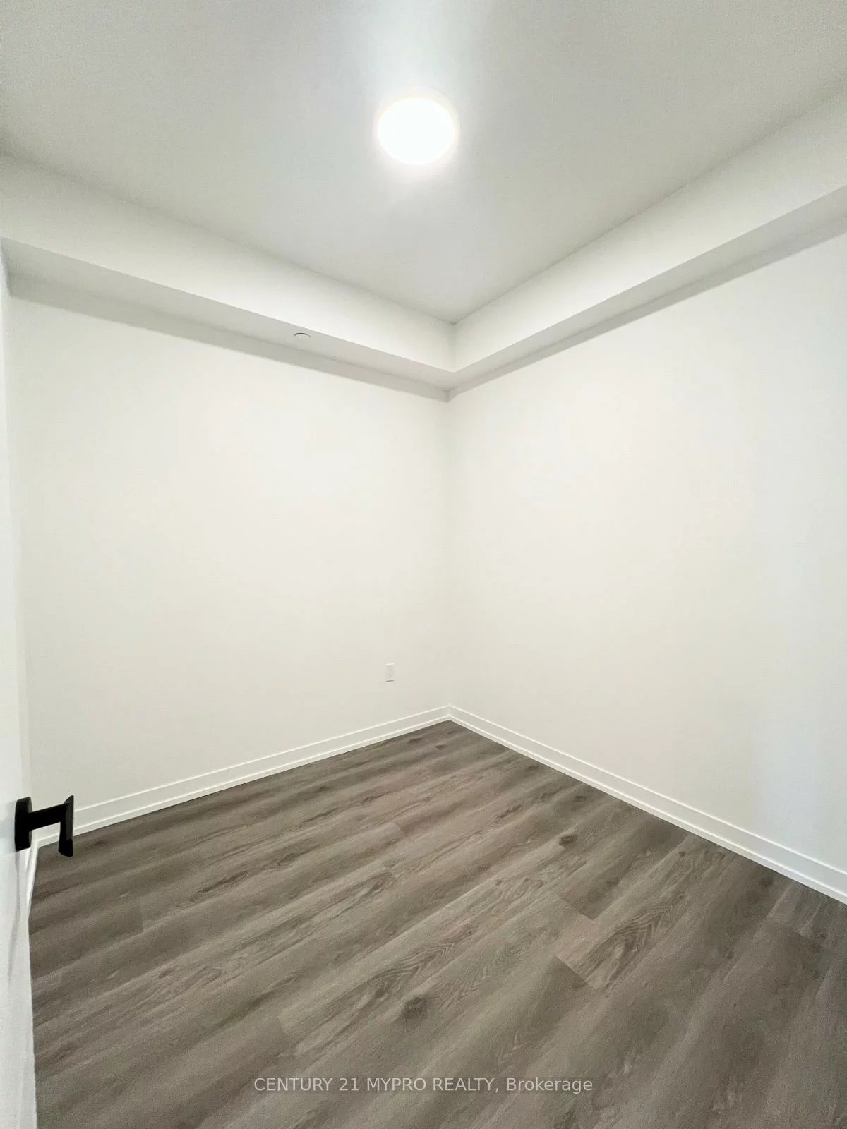 225, Commerce, Vaughan Corporate Centre, Vaughan