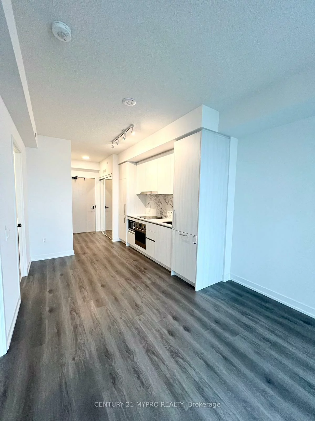 225, Commerce, Vaughan Corporate Centre, Vaughan
