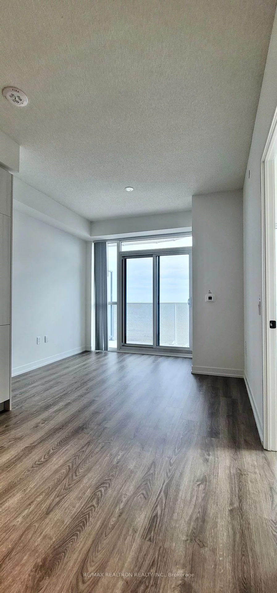 195, Commerce, Vaughan Corporate Centre, Vaughan
