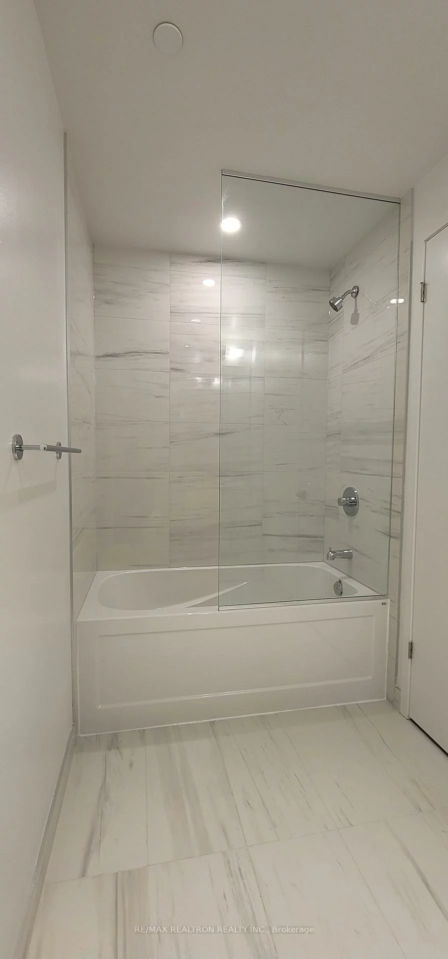 195, Commerce, Vaughan Corporate Centre, Vaughan