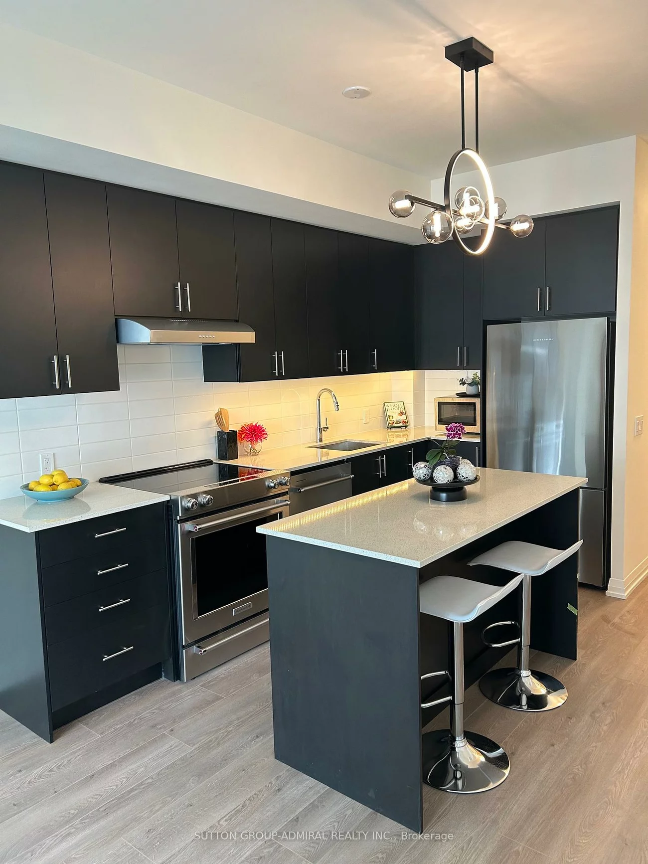 8960, Jane, Vellore Village, Vaughan